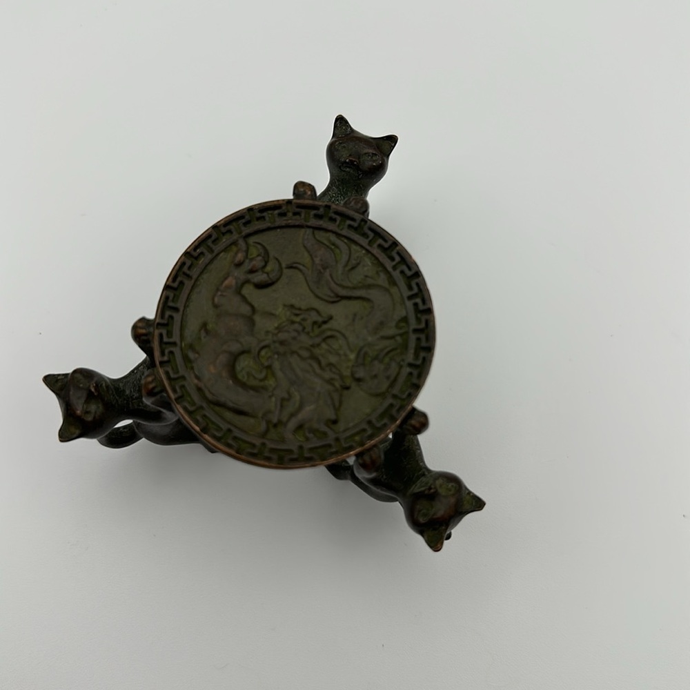 Vintage Style Miniature Brass Sculpture 3 Cat Table Figurine - Picture 2 of 5